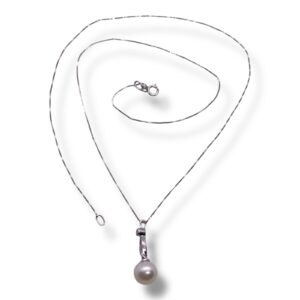 Collana in oro bianco con Diamante da 0,01 ct. e Perla Acqua Dolce 7,5/8mm
